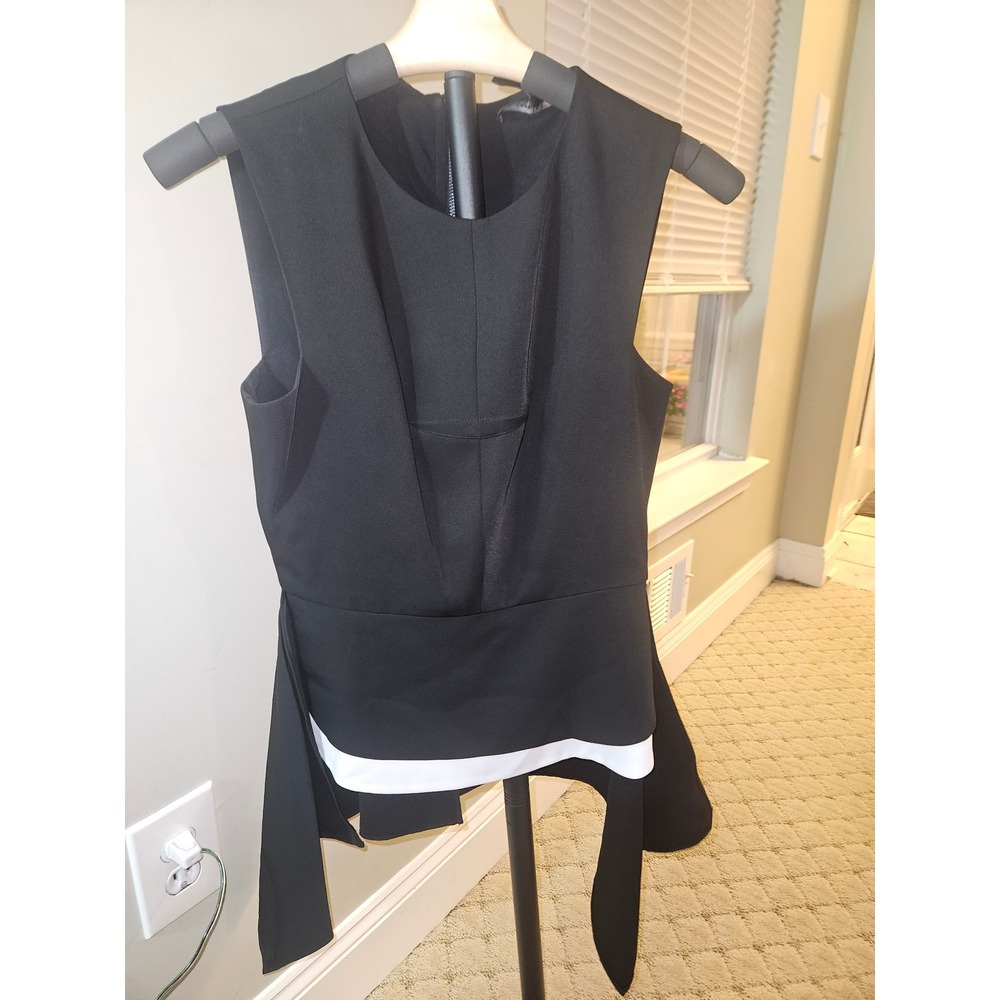 BCBGMAXAZRIA Black Peplum Sleeveless Top White Contrast Hem Back Zip XS